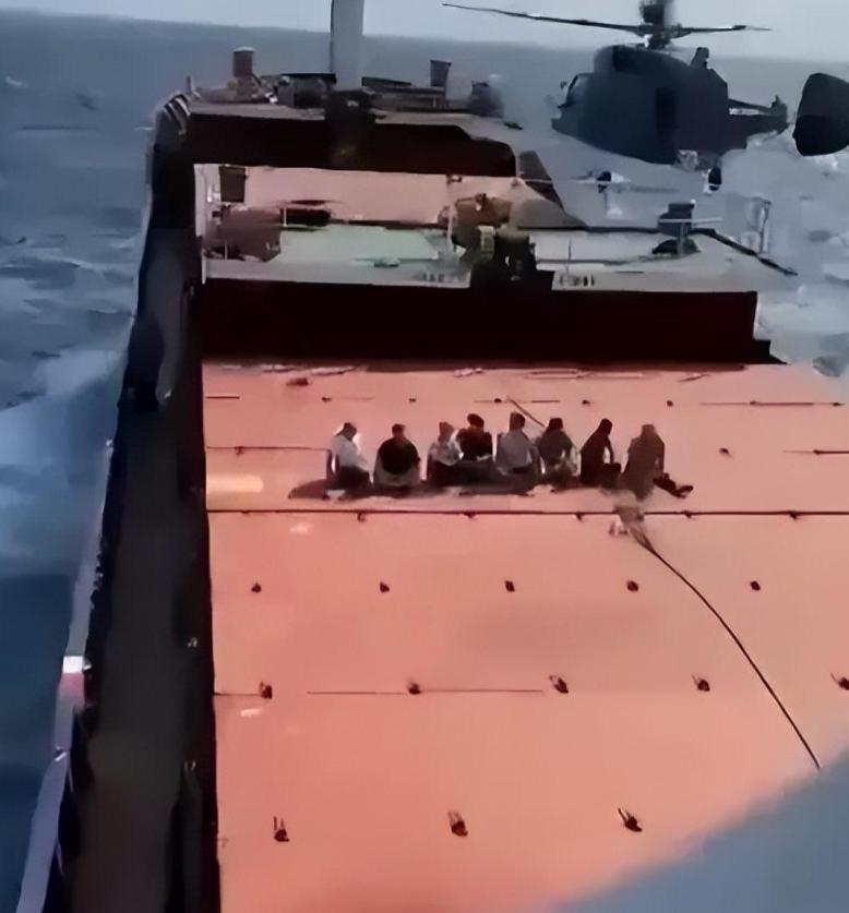 俄羅斯向美軍艦開火，事件背景與SEO解讀，俄羅斯對(duì)美軍艦開火事件背景解析與SEO視角解讀