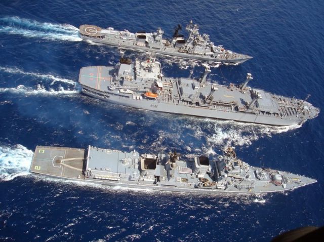 中國第三艘航空母艦下水，揭示強(qiáng)大國防新里程碑，中國第三艘航空母艦下水，國防實(shí)力再上新臺階