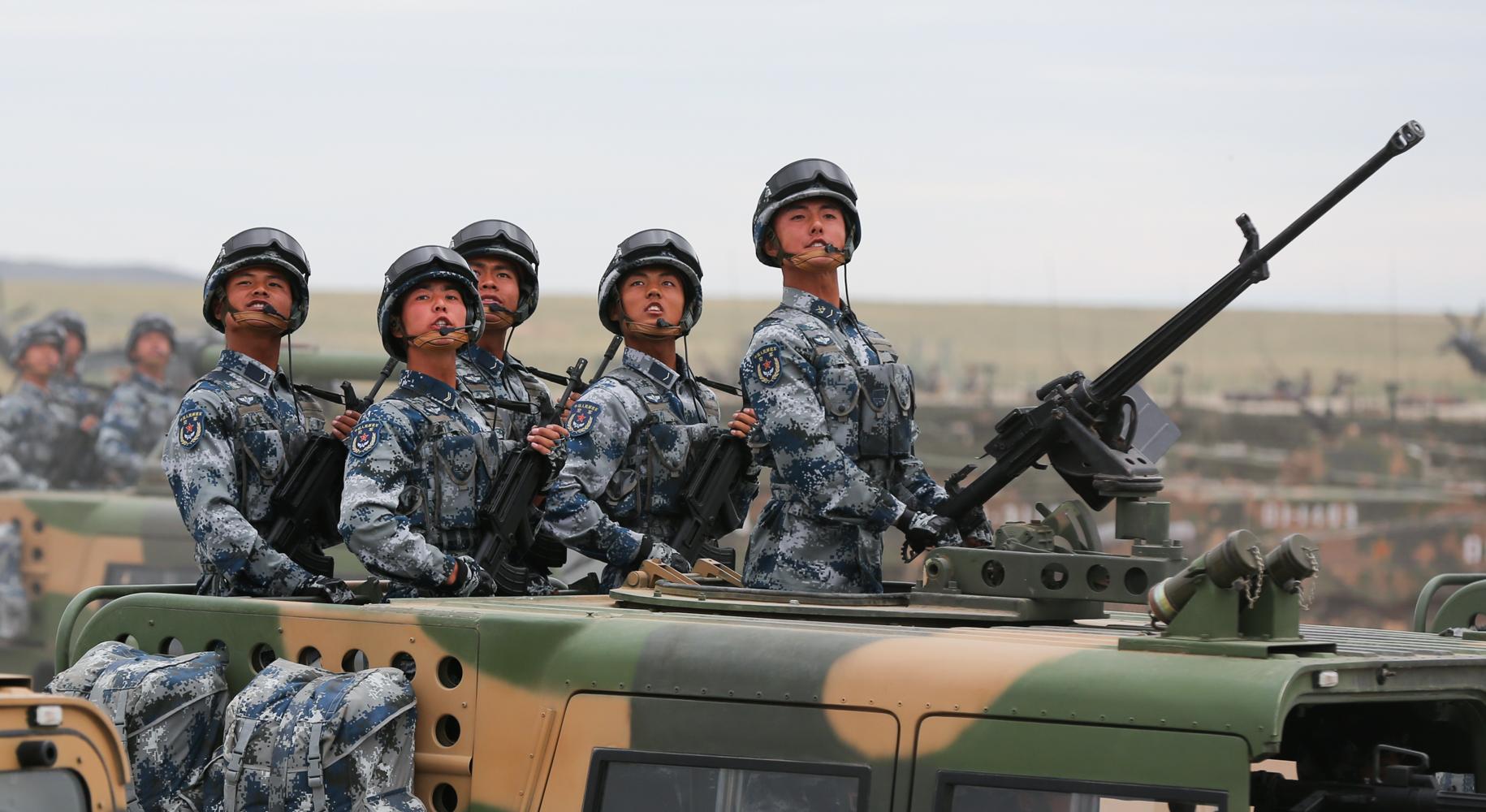 建軍90年閱兵完整版，回顧歷史，展望未來，建軍90年閱兵回顧，歷史印記與未來展望