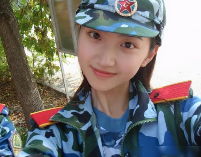 軍事直播間董嘉耀，一位軍事領(lǐng)域的佼佼者，董嘉耀，軍事領(lǐng)域的翹楚，深度解析軍事直播間