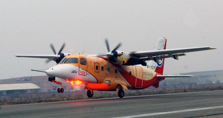 運(yùn)-12飛機(jī)圖片，探索航空歷史，領(lǐng)略經(jīng)典之美，運(yùn)-12飛機(jī)經(jīng)典圖片，探索航空歷史，領(lǐng)略飛機(jī)之美