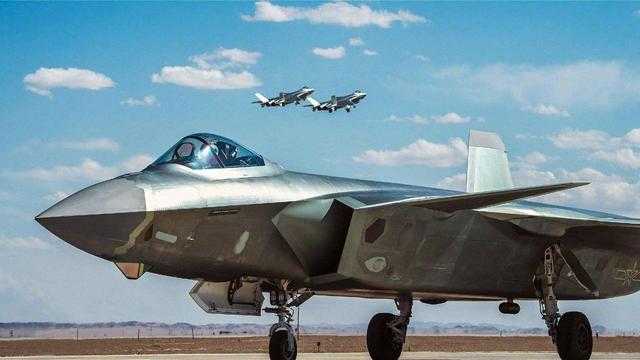 殲-21戰(zhàn)機(jī)介紹，未來空中力量的璀璨明珠，殲-21戰(zhàn)機(jī)，未來空中力量的璀璨明珠介紹