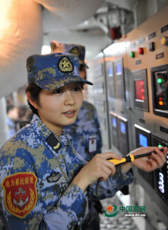 遼寧艦上的女兵角色與職責解析，遼寧艦上的女兵角色與職責探討